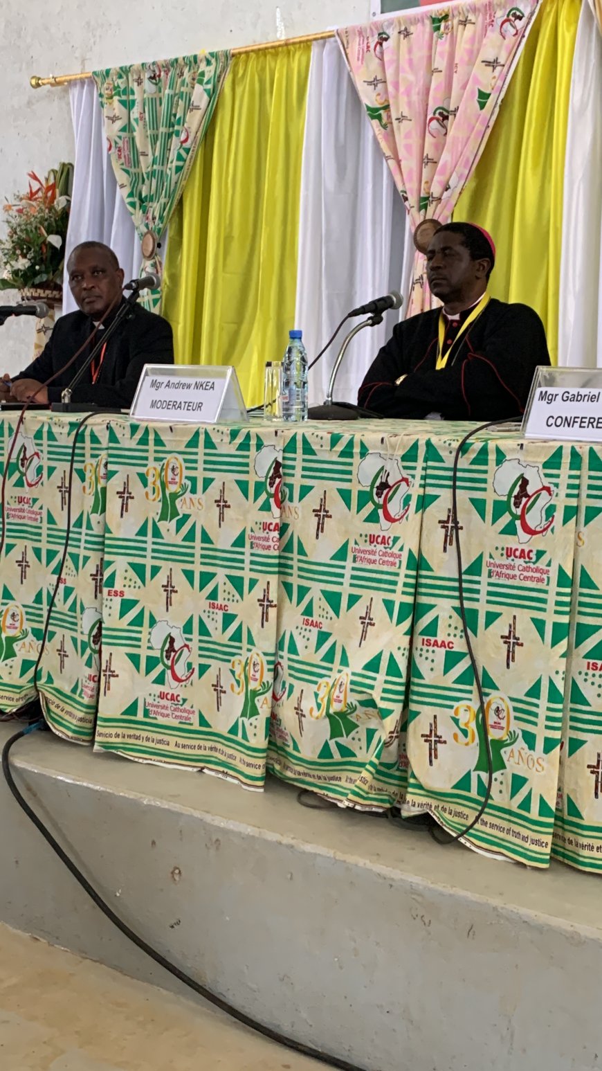 Symposium international Yaoundé - École catholique en Afrique,  urgence d'éduquer à la Paix et à l'environnement. Question de méthode
