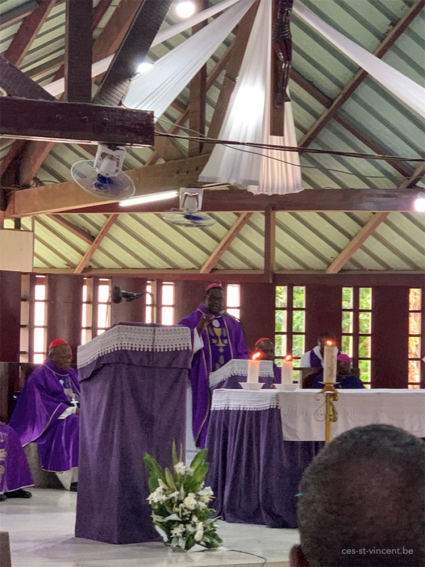 Messe du 09 décembre 2023 présidée par Son Excellence Monseigneur Flavian MATINDI KASSALA, évêque de Geita en Tanzanie
