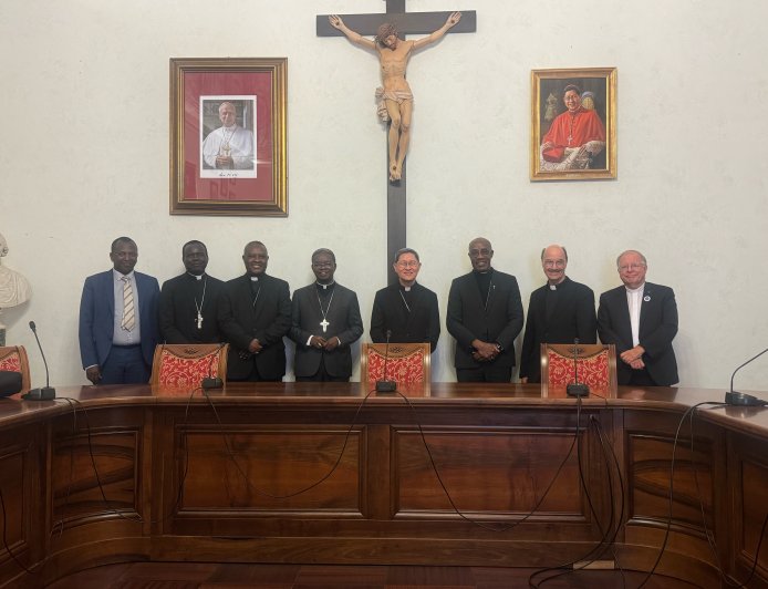 Rencontre à Rome de Son Éminence Luis Cardinal Tagle, Pro-Prefet du Dicastère pour l’Évangélisation